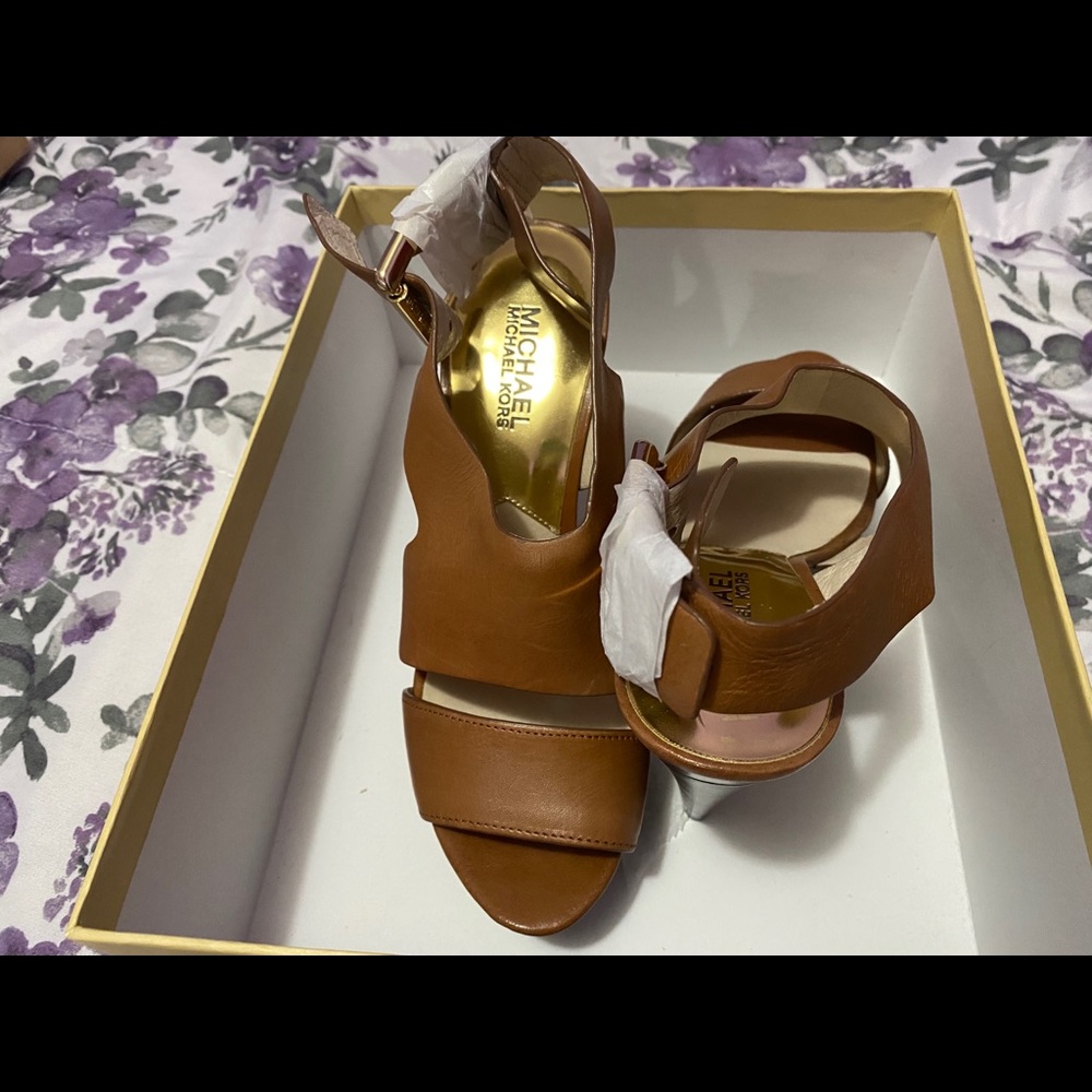 Michael Kors Carla Platform Leather (Brown)